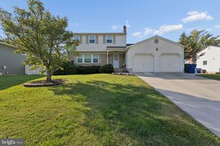 4 OVERINGTON AVE, Marlton, NJ 08053