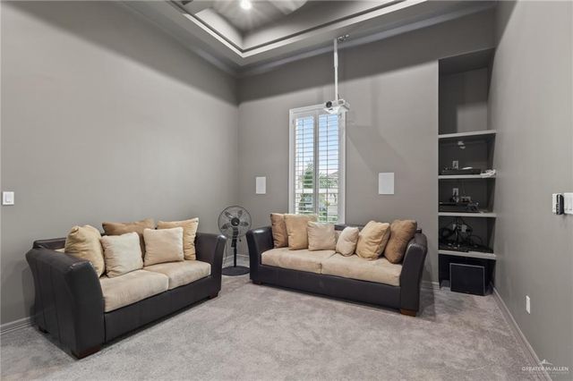 904 W Arapaho Avenue, Pharr, TX 78577