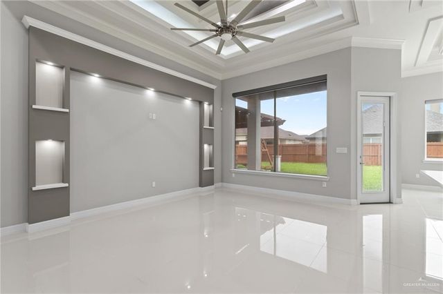 904 W Arapaho Avenue, Pharr, TX 78577