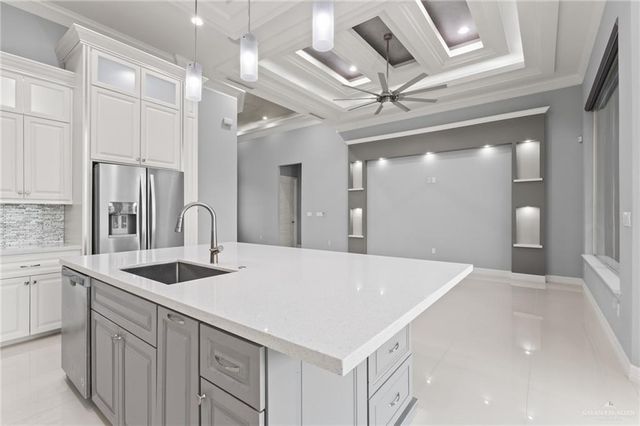 904 W Arapaho Avenue, Pharr, TX 78577