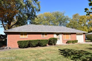 8 Arlington Court, Bowling Green, OH 43402