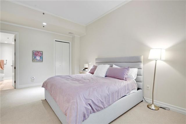 4900 Central Street 104, Kansas City, MO 64112