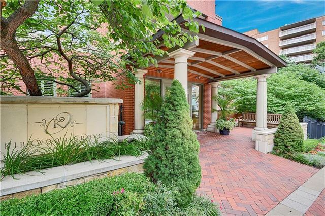 4900 Central Street 104, Kansas City, MO 64112