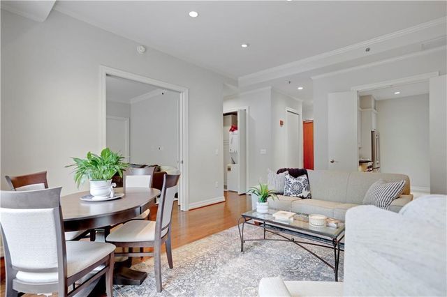 4900 Central Street 104, Kansas City, MO 64112