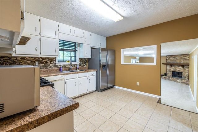 230 Carriage Circle, Stockbridge, GA 30281