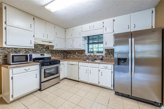 230 Carriage Circle, Stockbridge, GA 30281