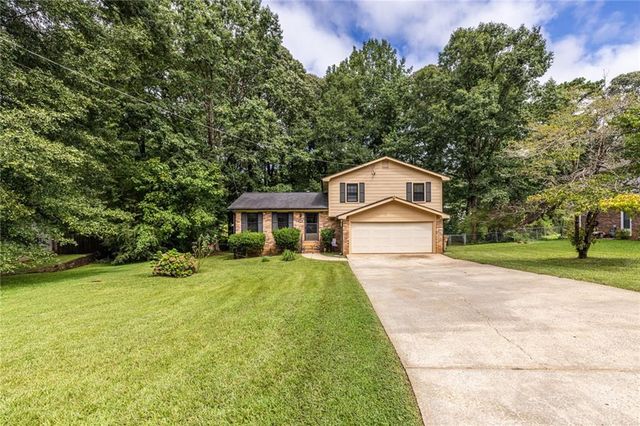 230 Carriage Circle, Stockbridge, GA 30281