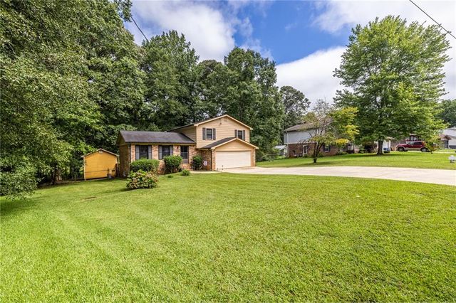 230 Carriage Circle, Stockbridge, GA 30281