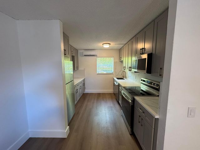 4205 N Flagler Drive 4, West Palm Beach, FL 33407
