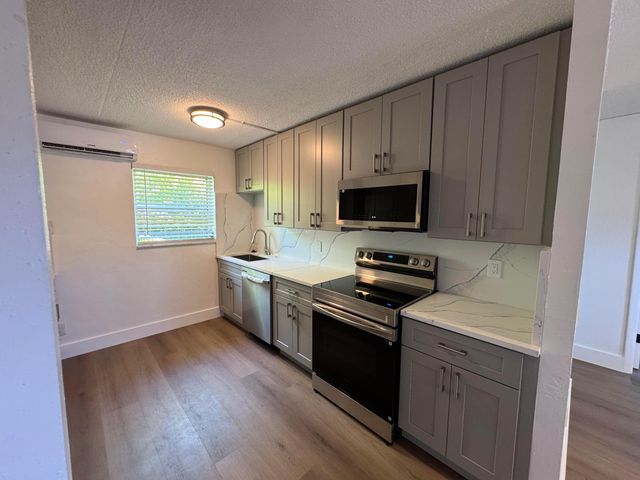 4205 N Flagler Drive 4, West Palm Beach, FL 33407
