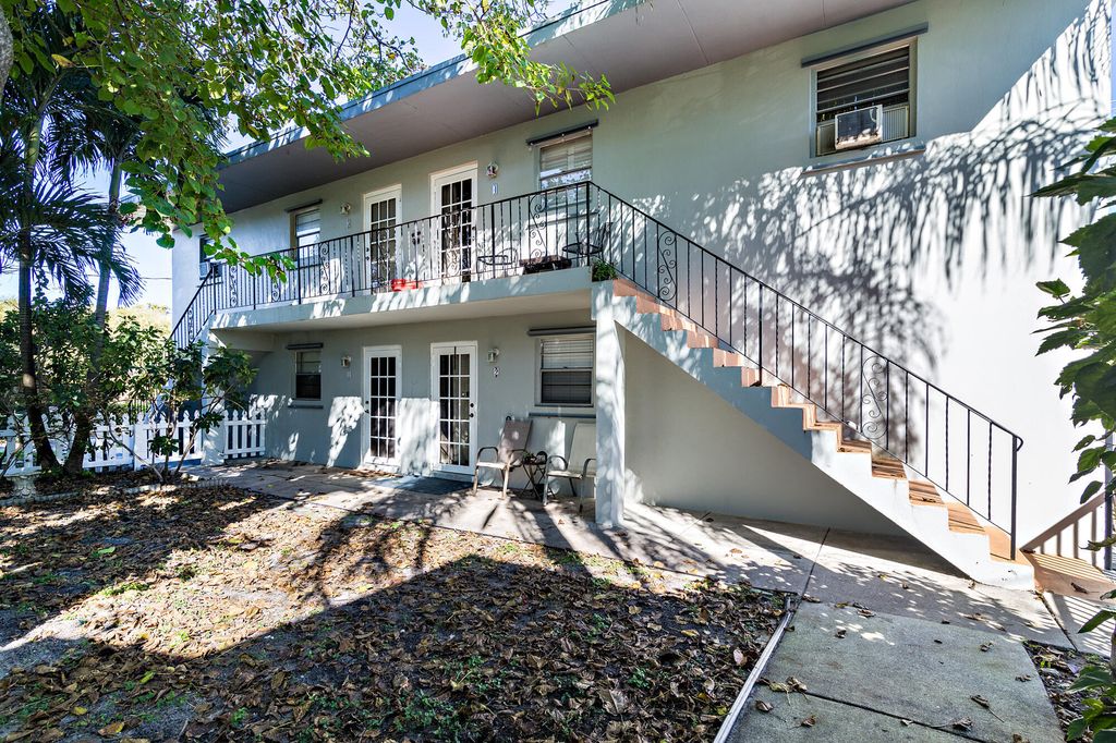 4205 N Flagler Drive 4, West Palm Beach, FL 33407