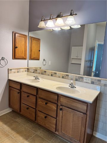 7001 Natchez Dr, Corpus Christi, TX 78414