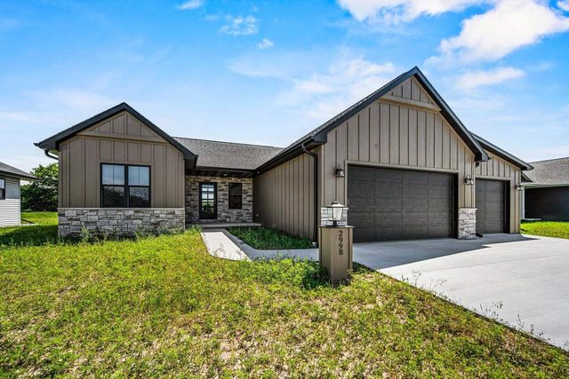 3141 LAZY OAK COURT, Green Bay, WI 54311