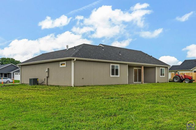 1929 NW Waldo Way, Topeka, KS 66608