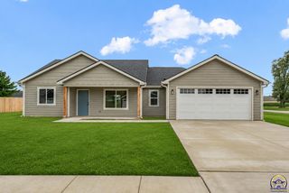 1929 NW Waldo Way, Topeka, KS 66608