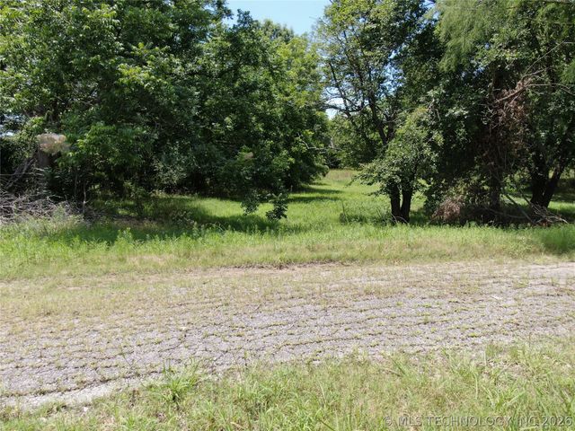 2018 N Mission Lane, Okmulgee, OK 74447