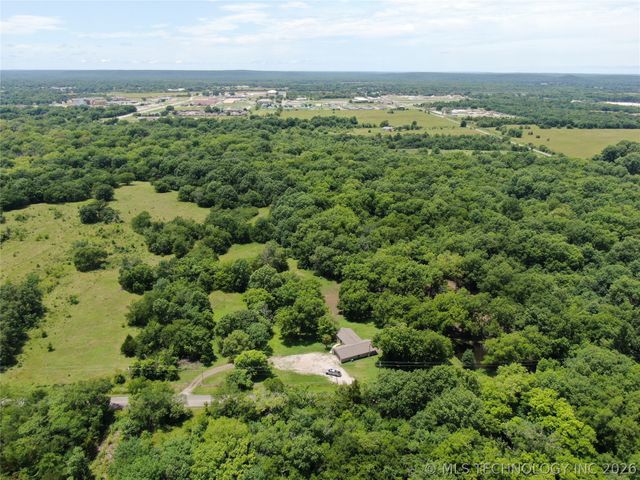 2018 N Mission Lane, Okmulgee, OK 74447