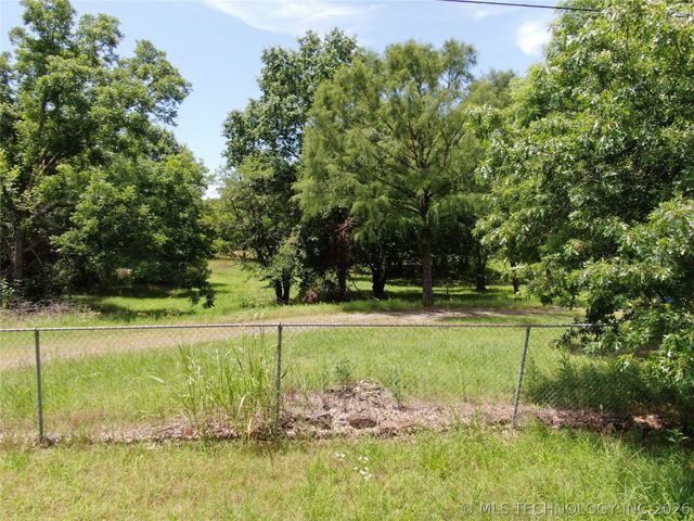 2018 N Mission Lane, Okmulgee, OK 74447