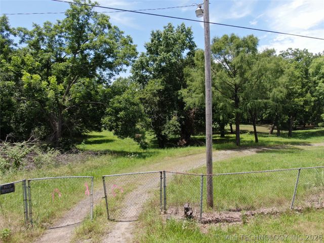 2018 N Mission Lane, Okmulgee, OK 74447