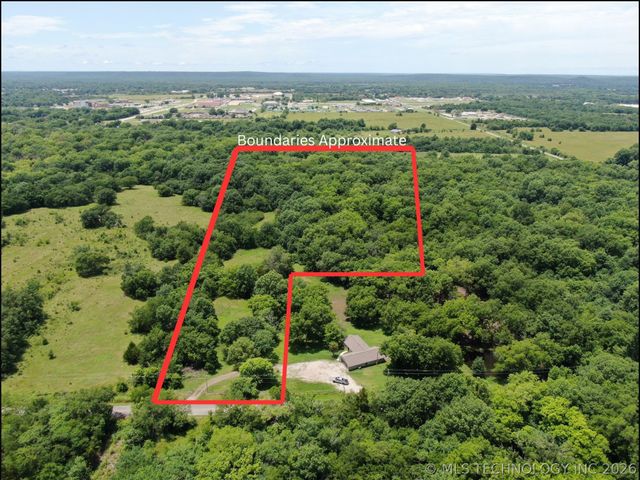 2018 N Mission Lane, Okmulgee, OK 74447