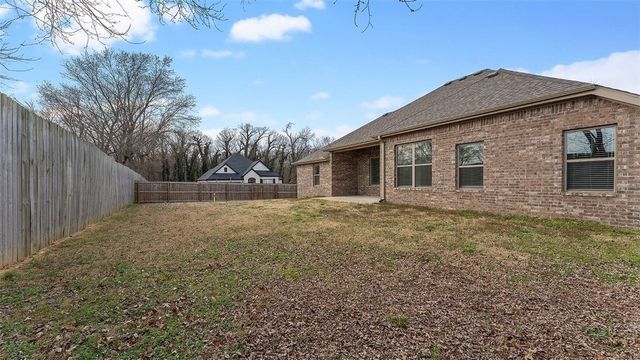 6051 W Mecklin Street, Fayetteville, AR 72704