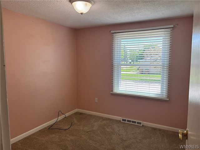 4 West Cherbourg Drive, Cheektowaga, NY 14227