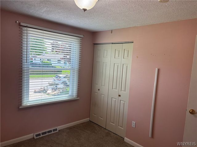 4 West Cherbourg Drive, Cheektowaga, NY 14227