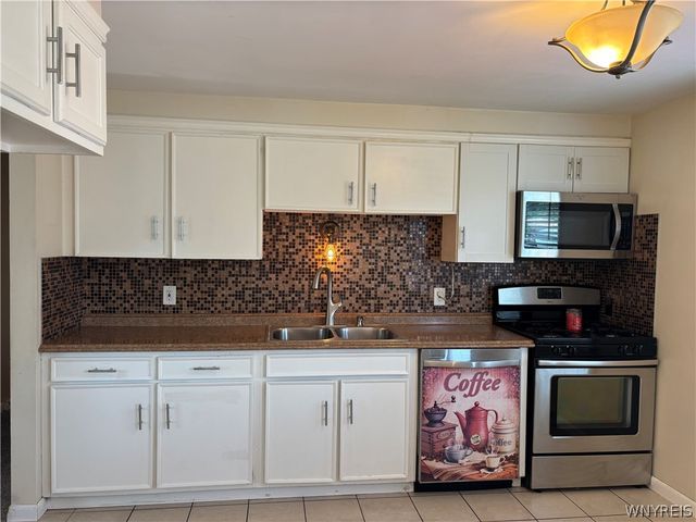 4 West Cherbourg Drive, Cheektowaga, NY 14227
