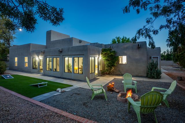 6425 Guadalupe Place NW, Los Ranchos, NM 87107