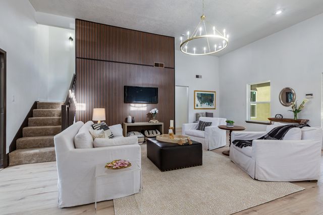 6425 Guadalupe Place NW, Los Ranchos, NM 87107