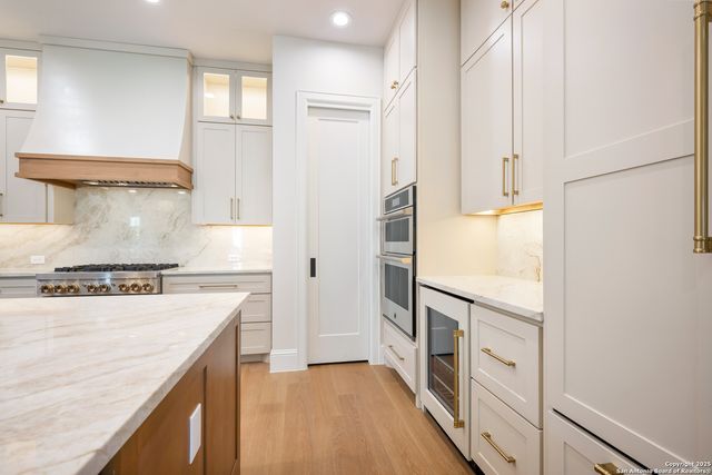 333 OGDEN LN, San Antonio, TX 78209