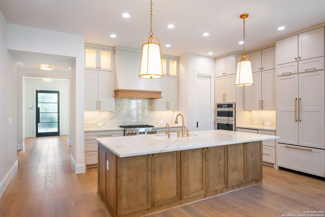 333 OGDEN LN, San Antonio, TX 78209