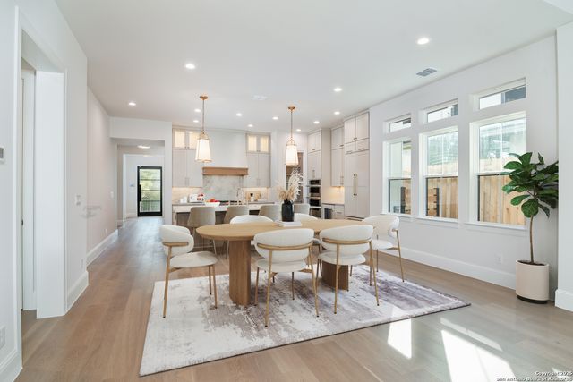 333 OGDEN LN, San Antonio, TX 78209