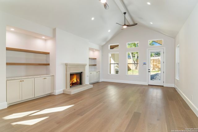 333 OGDEN LN, San Antonio, TX 78209