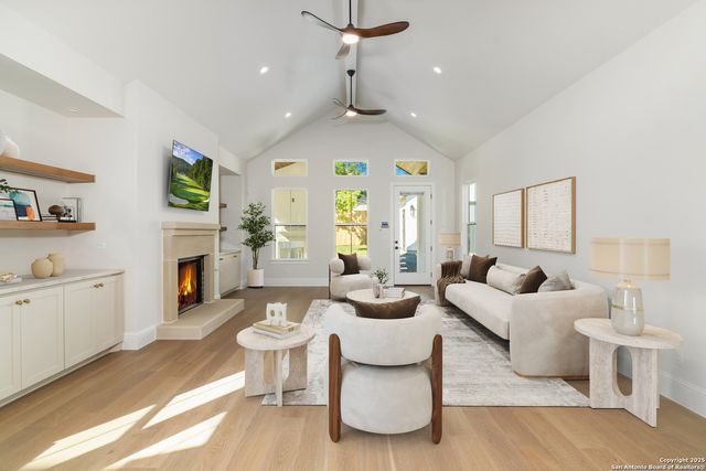 333 OGDEN LN, San Antonio, TX 78209