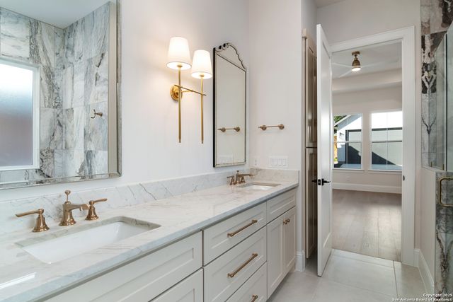 333 OGDEN LN, San Antonio, TX 78209