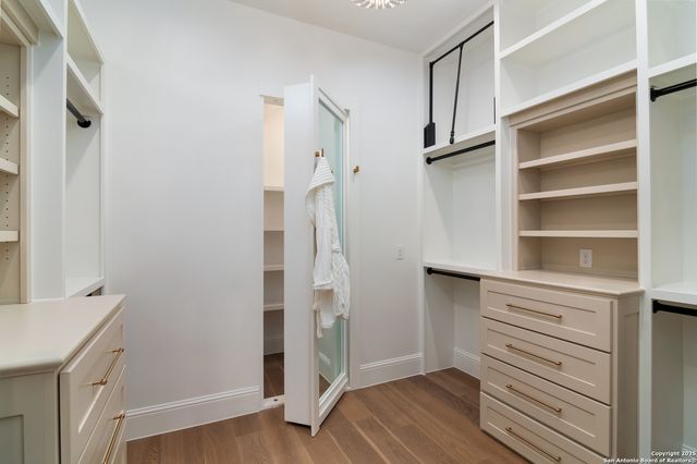 333 OGDEN LN, San Antonio, TX 78209