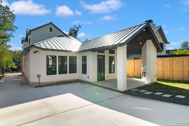 333 OGDEN LN, San Antonio, TX 78209