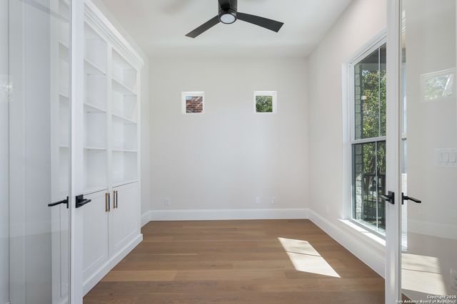 333 OGDEN LN, San Antonio, TX 78209