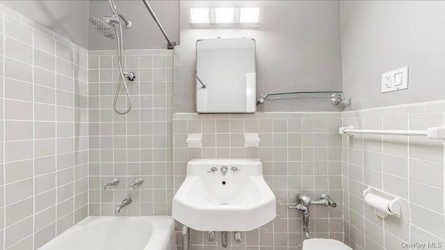 800 Grand Concourse Avenue 1DS, Bronx, NY 10451