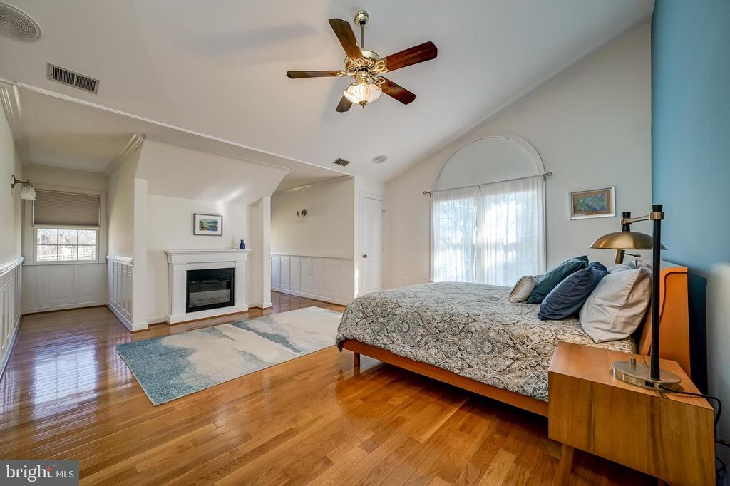 Image 21 of property listing at 21624 GOSHEN OAKS RD, Gaithersburg, MD 20882