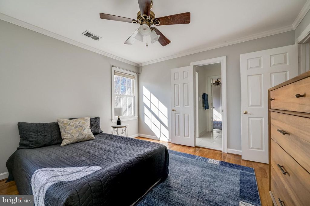 Image 24 of property listing at 21624 GOSHEN OAKS RD, Gaithersburg, MD 20882