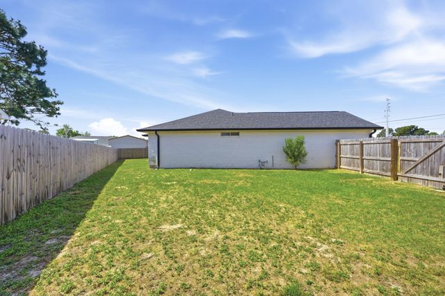 2166 Ortega Street, Navarre, FL 32566