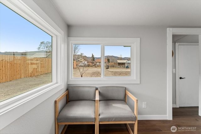 910 Walker Avenue, Wenatchee, WA 98801