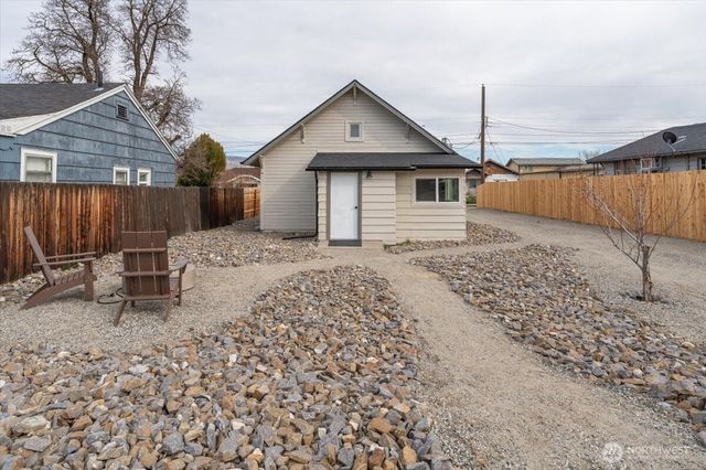 910 Walker Avenue, Wenatchee, WA 98801