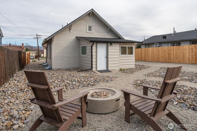 910 Walker Avenue, Wenatchee, WA 98801