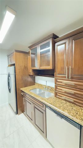 7121 Miami Lakes Drive Q8, Miami Lakes, FL 33014