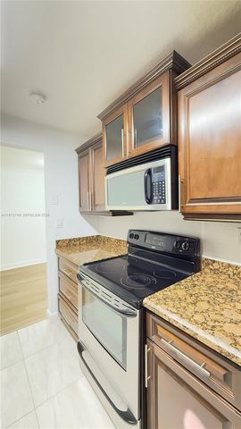 7121 Miami Lakes Drive Q8, Miami Lakes, FL 33014