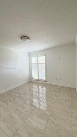 7121 Miami Lakes Drive Q8, Miami Lakes, FL 33014