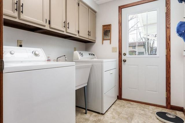 3479 Field Crest Court, Beloit, WI 53511